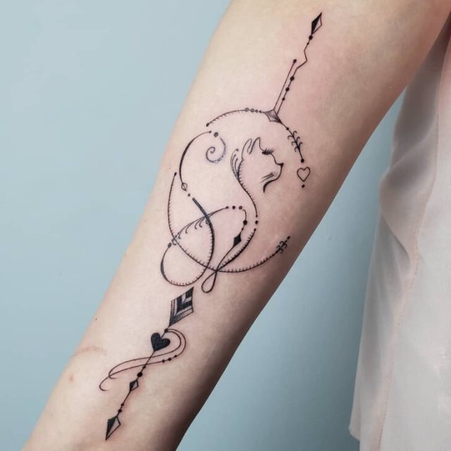 tattoo femenino con un gato 34