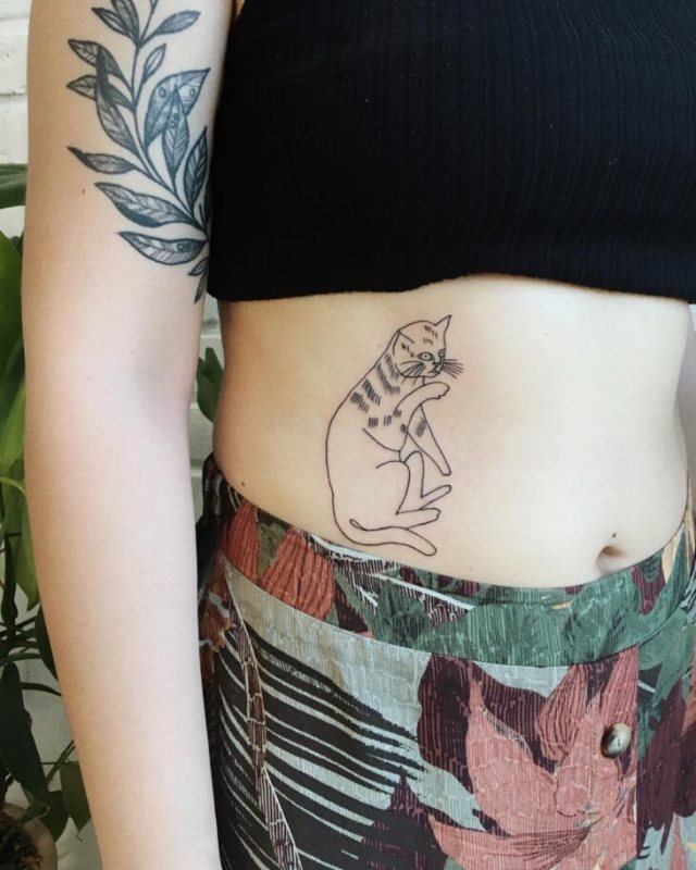 tattoo femenino con un gato 36