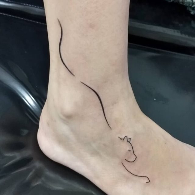 tattoo femenino con un gato 39