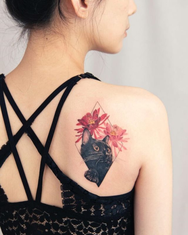tattoo femenino con un gato 46