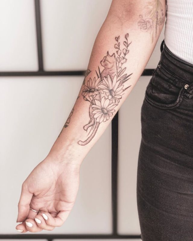 tattoo femenino con un gato 77
