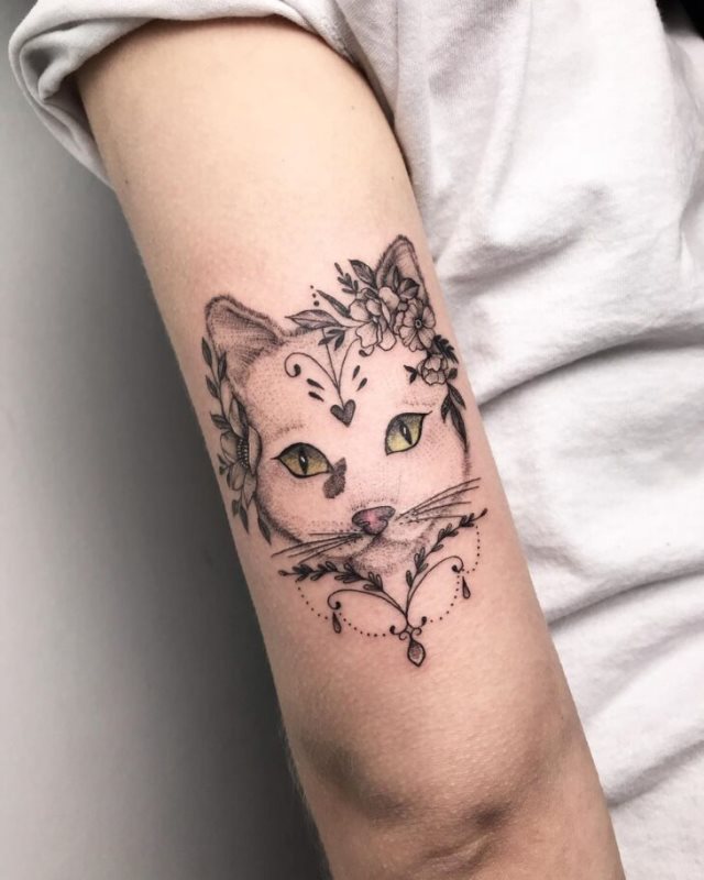 tattoo femenino con un gato 78