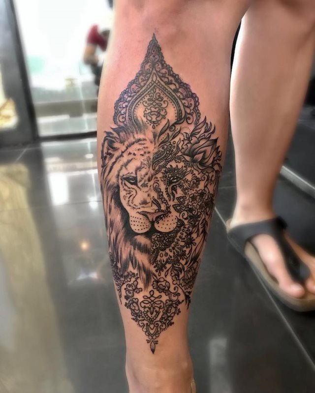 tattoo femenino con un leon 05