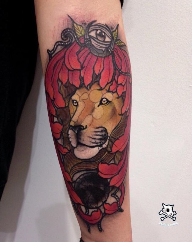 tattoo femenino con un leon 17