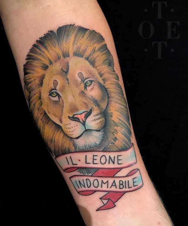 tattoo femenino con un leon 22