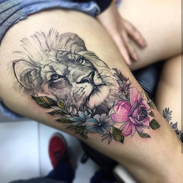 tattoo femenino con un leon 37