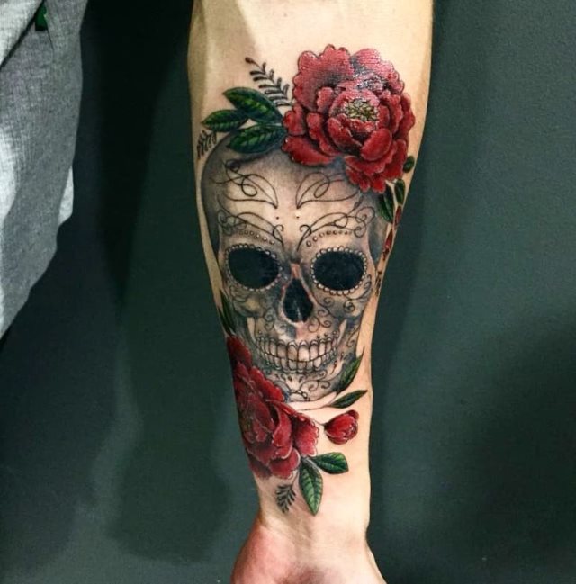 tattoo femenino con una calavera mexicana 21