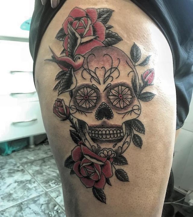 tattoo femenino con una calavera mexicana 30