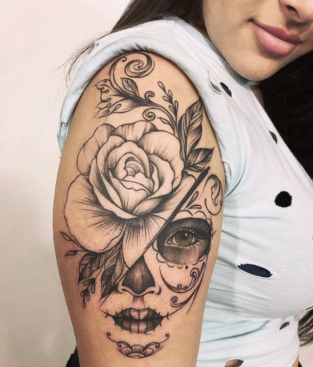 tattoo femenino con una calavera mexicana 32