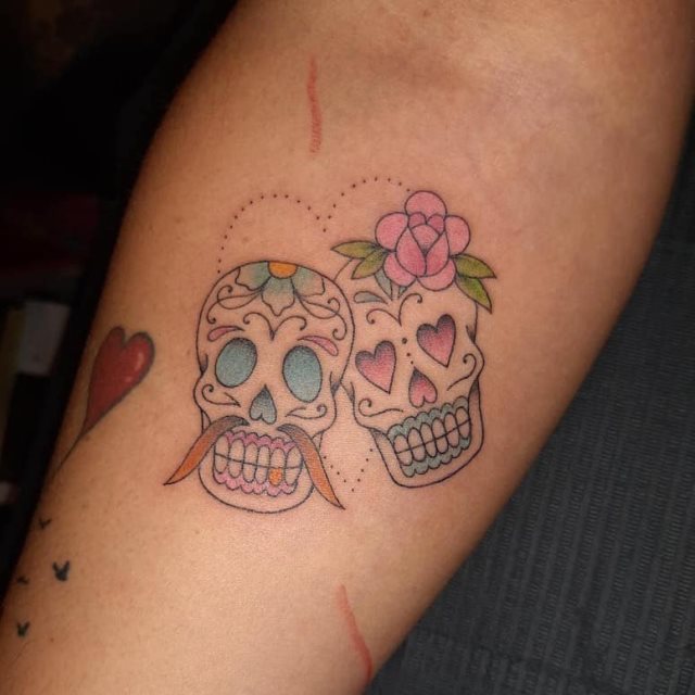 tattoo femenino con una calavera mexicana 37
