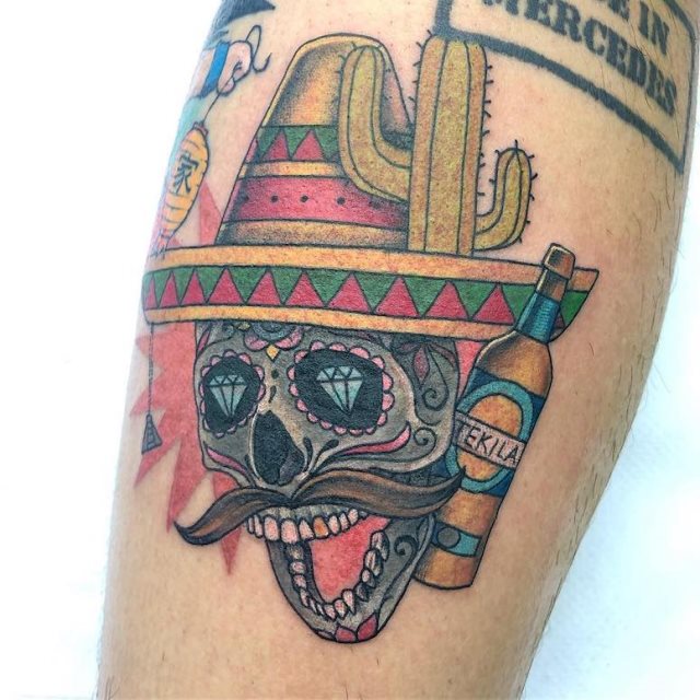 tattoo femenino con una calavera mexicana 46