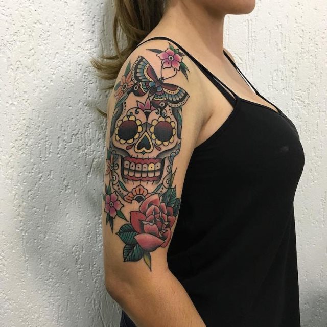 tattoo femenino con una calavera mexicana 53