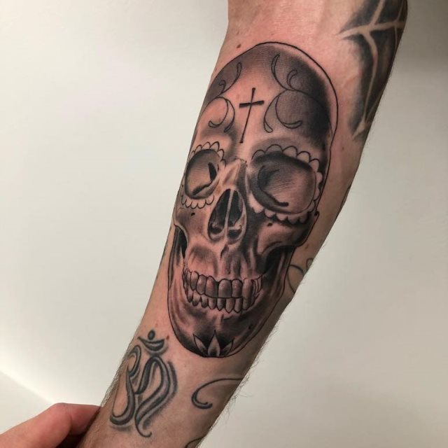 tattoo femenino con una calavera mexicana 67