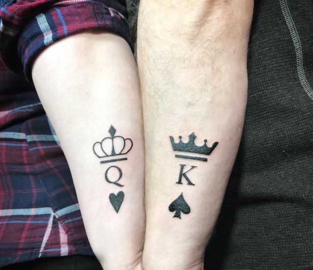 tattoo femenino con una corona 59