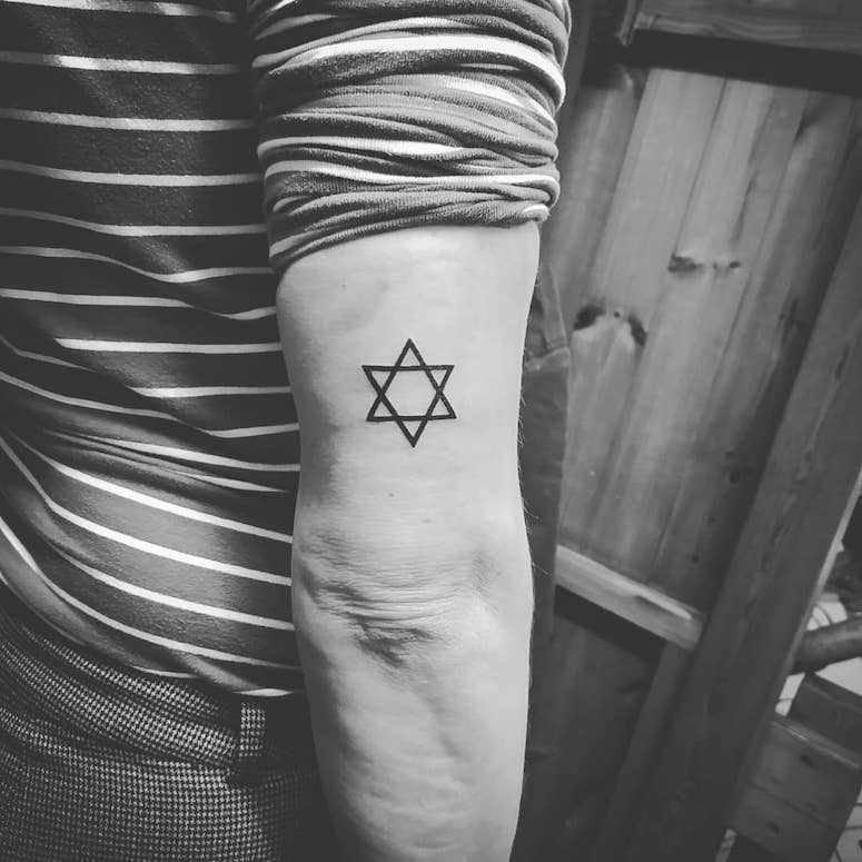 tattoo femenino con una estrella 05