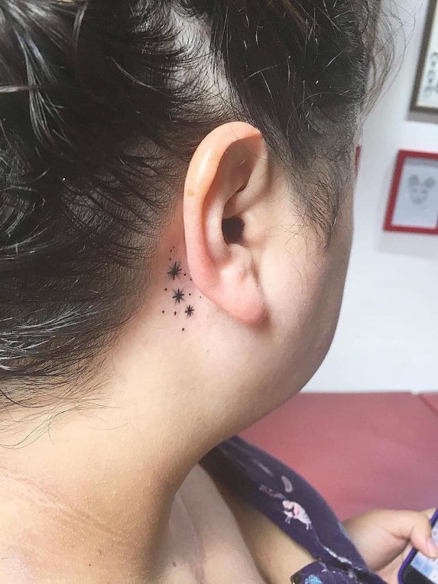 tattoo femenino con una estrella 10