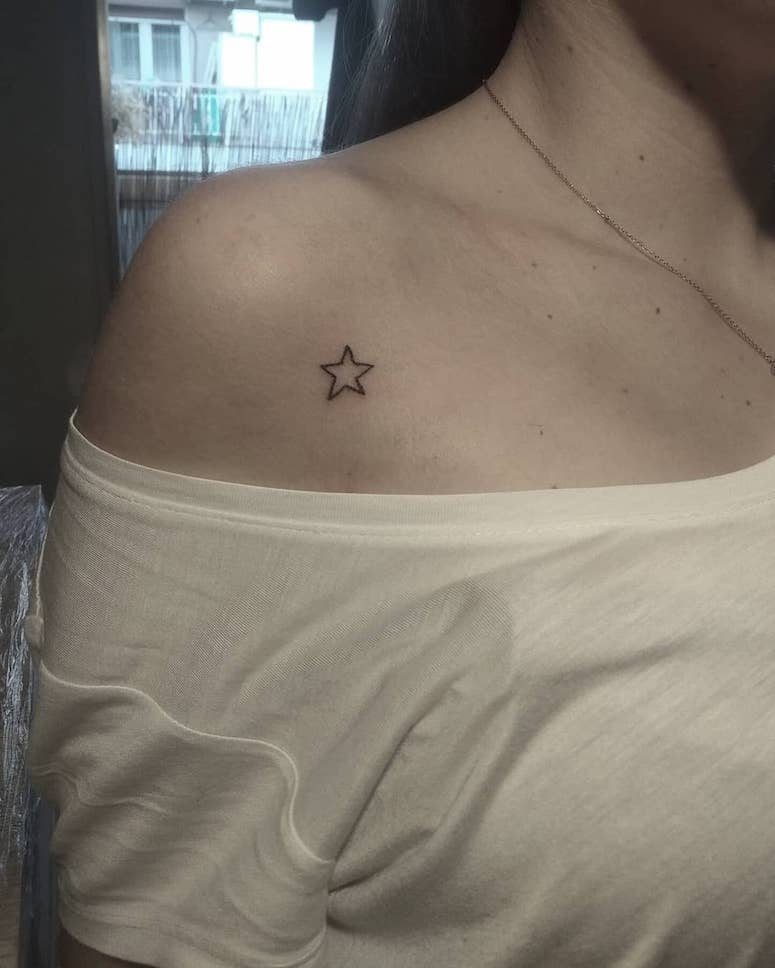 tattoo femenino con una estrella 21