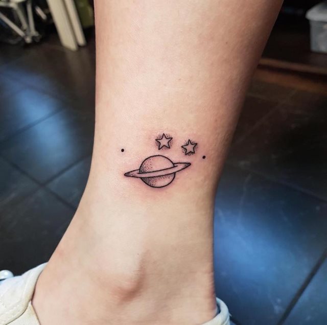 tattoo femenino con una estrella 22