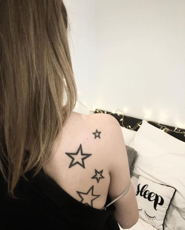 tattoo femenino con una estrella 31