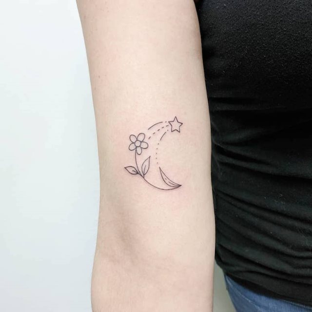 tattoo femenino con una estrella 34