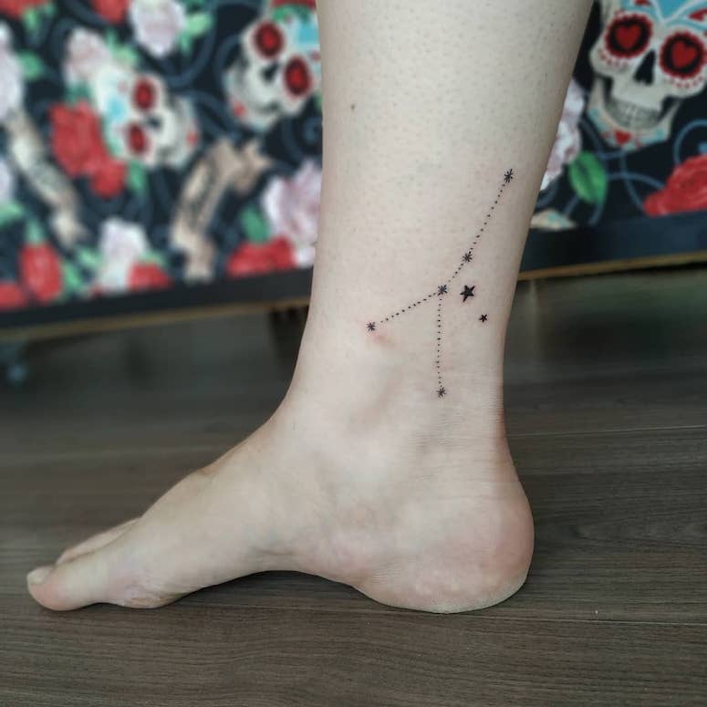 tattoo femenino con una estrella 60