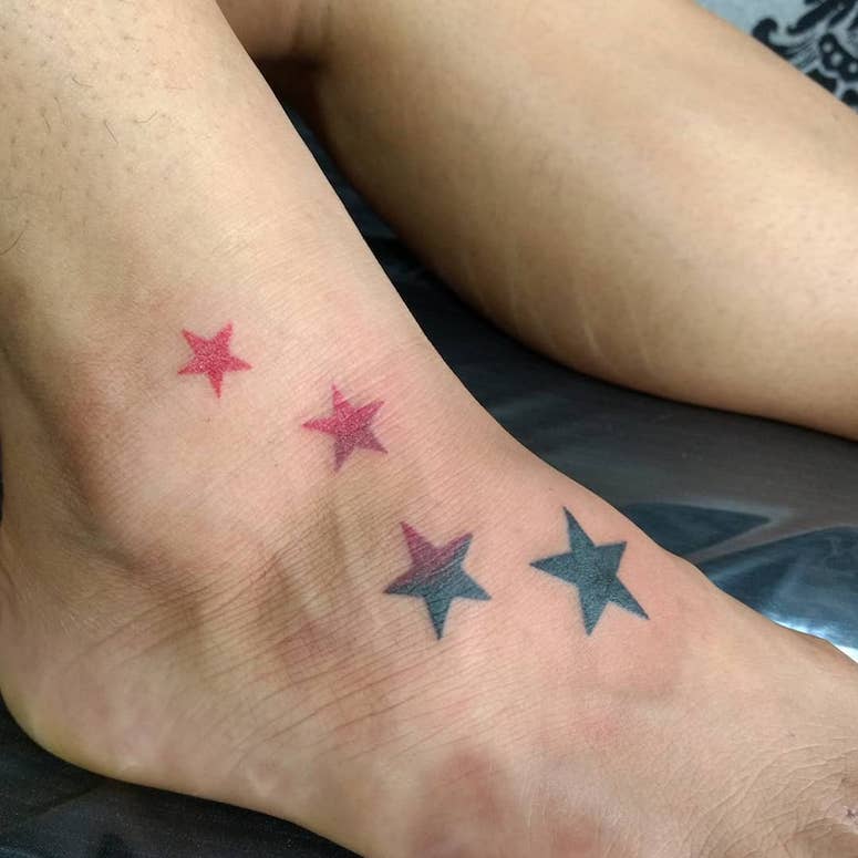 tattoo femenino con una estrella 77