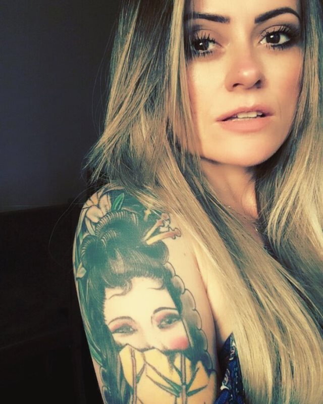 tattoo femenino con una geisha 03