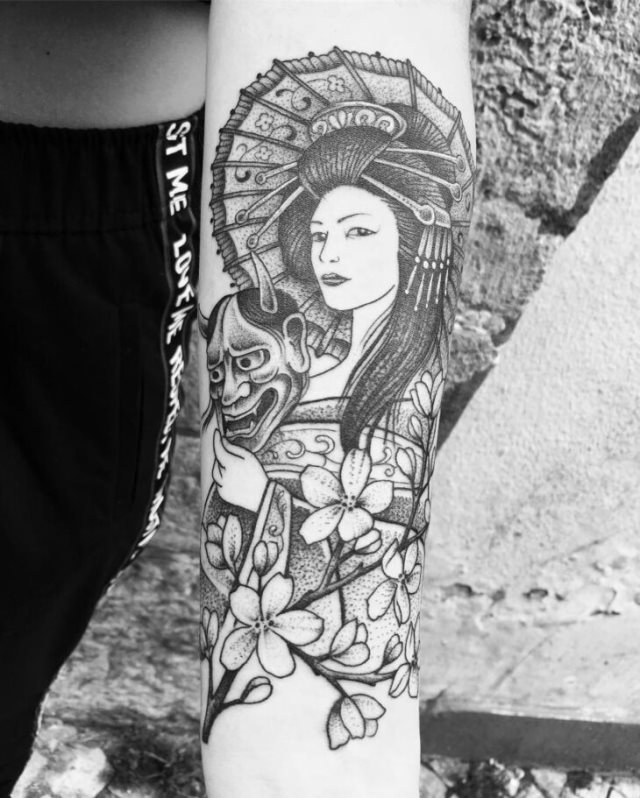 tattoo femenino con una geisha 04