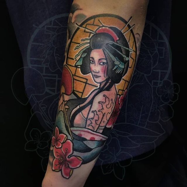 tattoo femenino con una geisha 08
