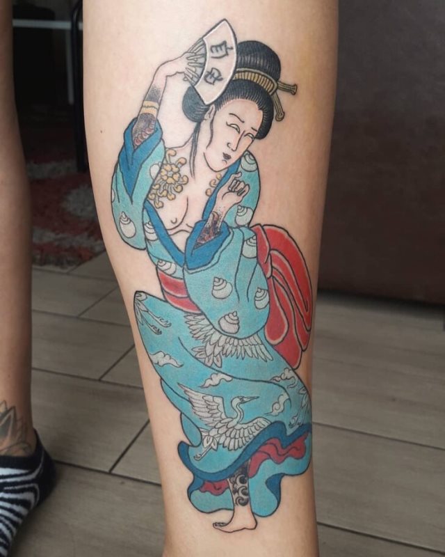 tattoo femenino con una geisha 20