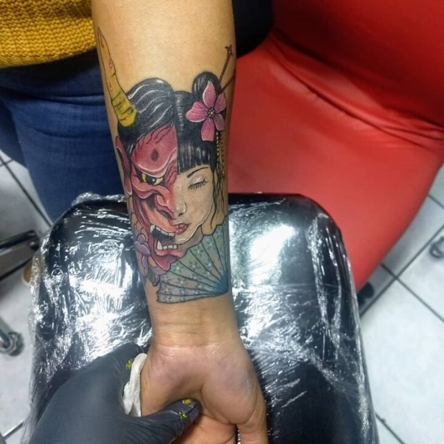 tattoo femenino con una geisha 23