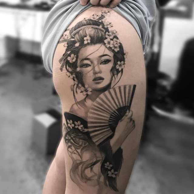 tattoo femenino con una geisha 24