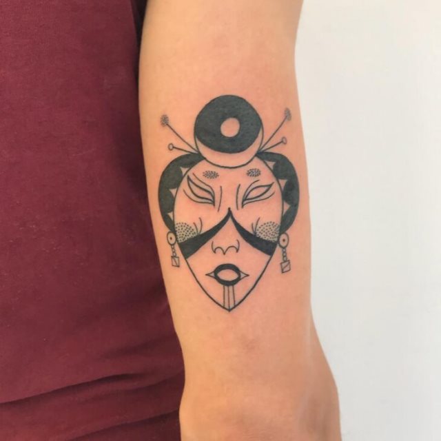 tattoo femenino con una geisha 27