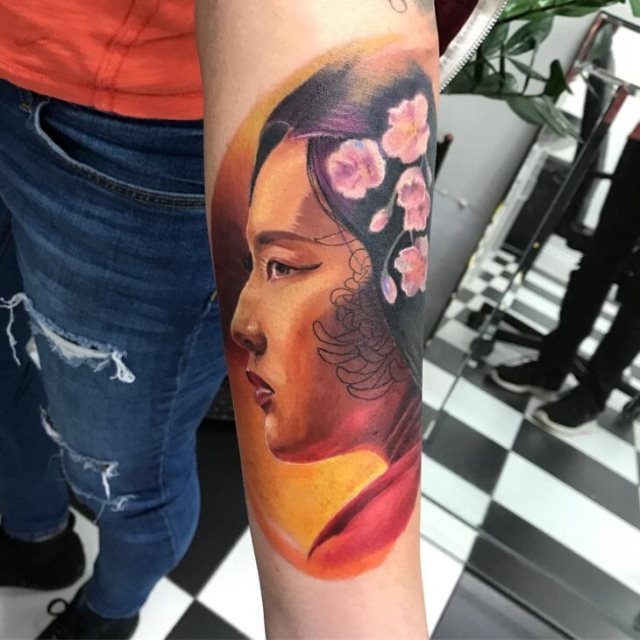 tattoo femenino con una geisha 47