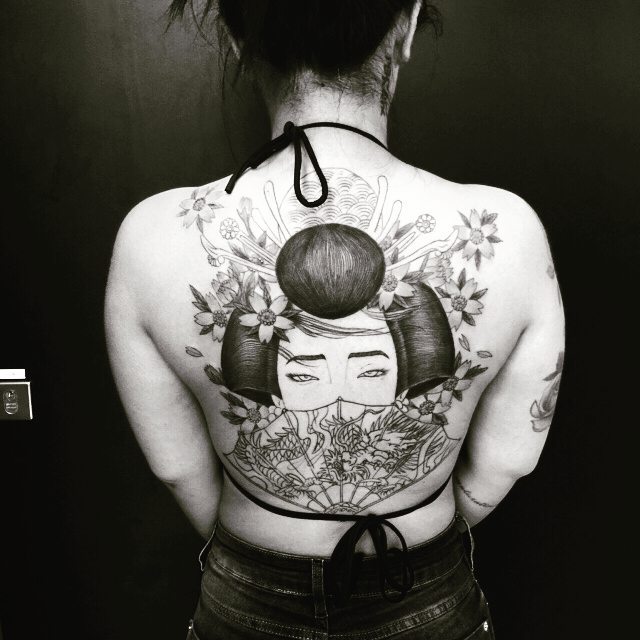 tattoo femenino con una geisha 53