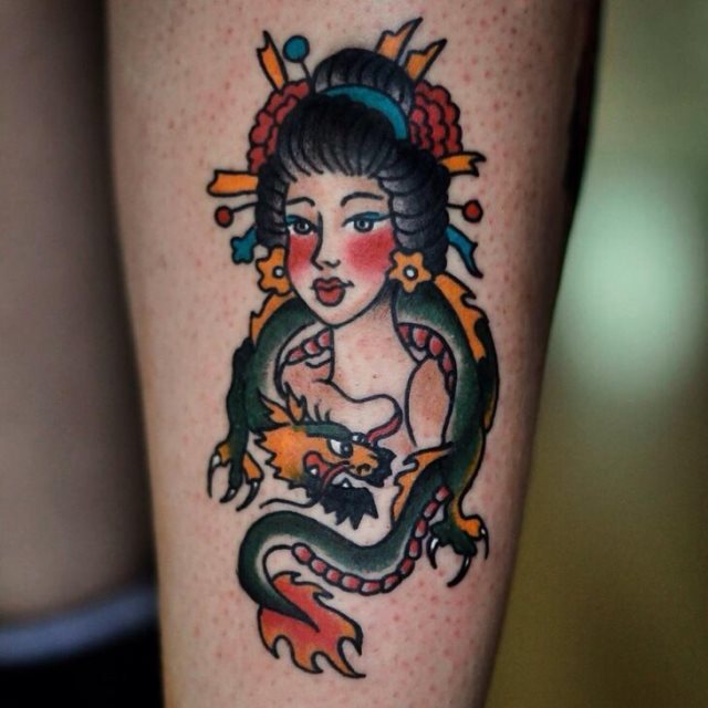 tattoo femenino con una geisha 59