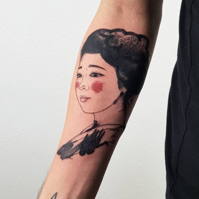 tattoo femenino con una geisha 72