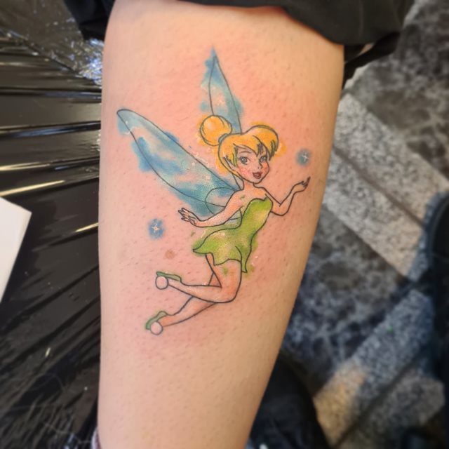 tattoo femenino con una hada 07