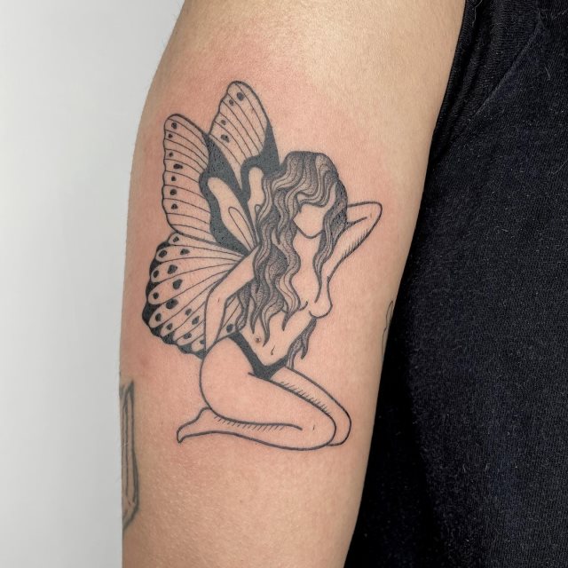tattoo femenino con una hada 08