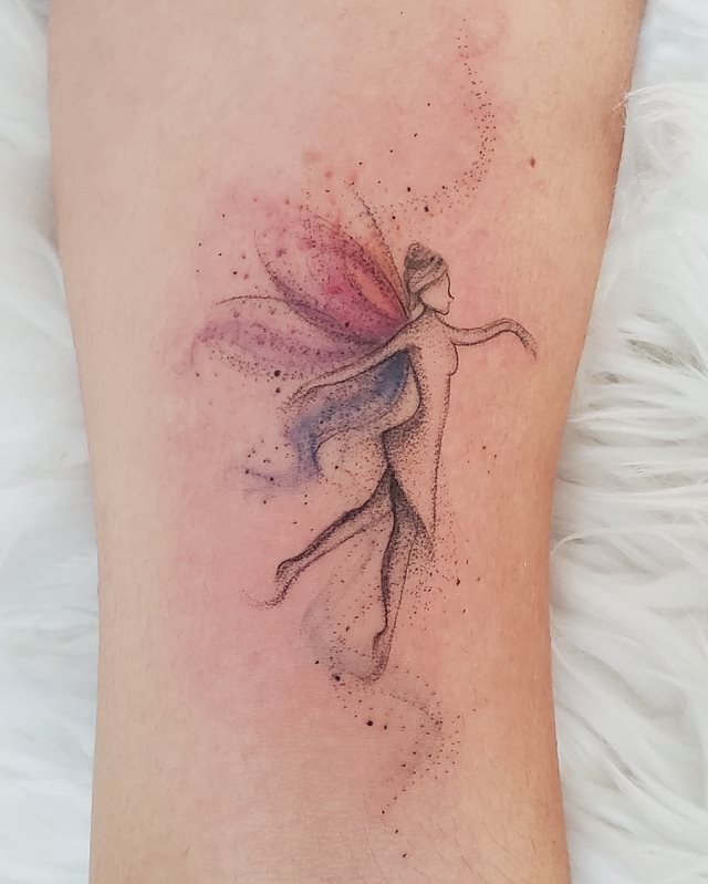 tattoo femenino con una hada 12
