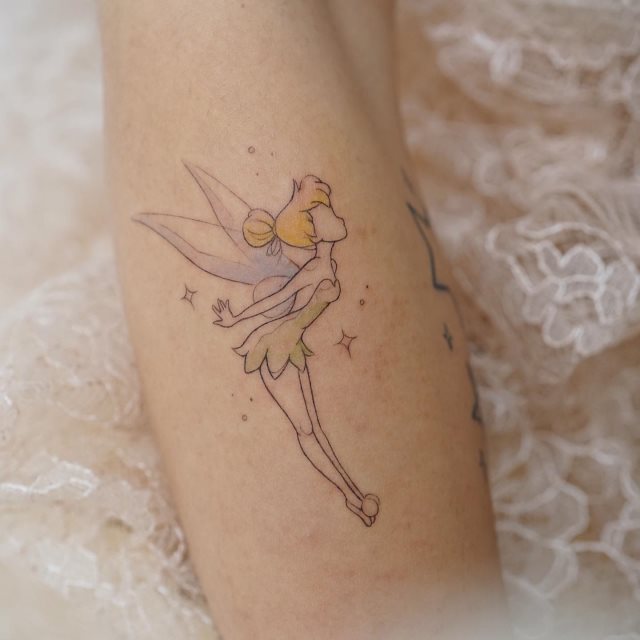 tattoo femenino con una hada 22