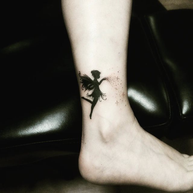 tattoo femenino con una hada 53