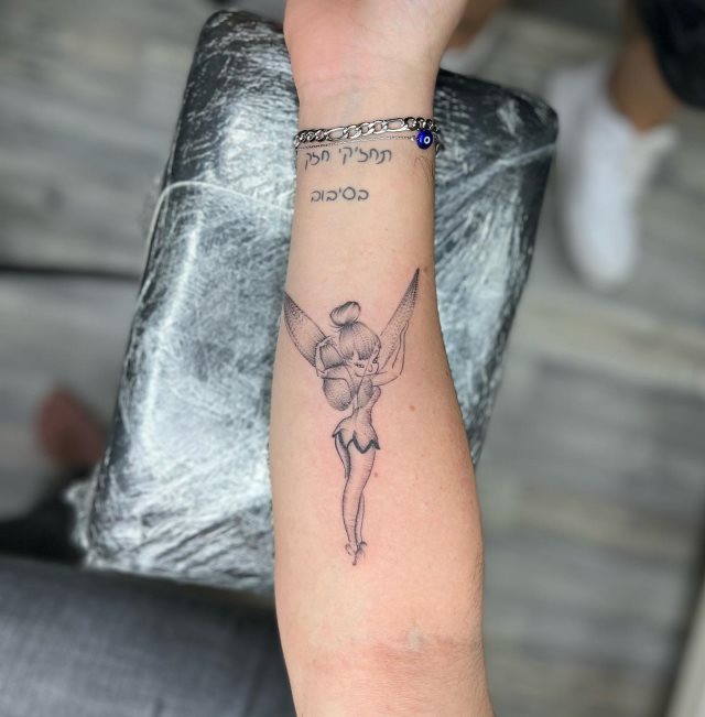 tattoo femenino con una hada 60