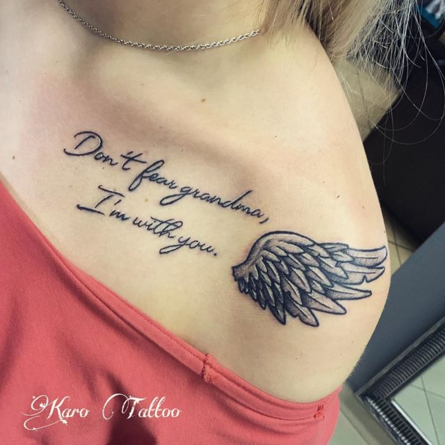 tattoo femenino con unas alas 05