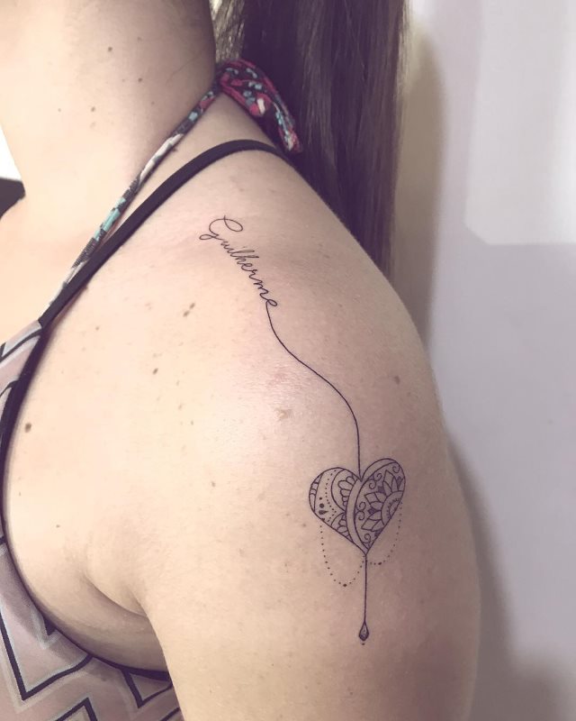 tattoo femenino corazon para el hombro 17