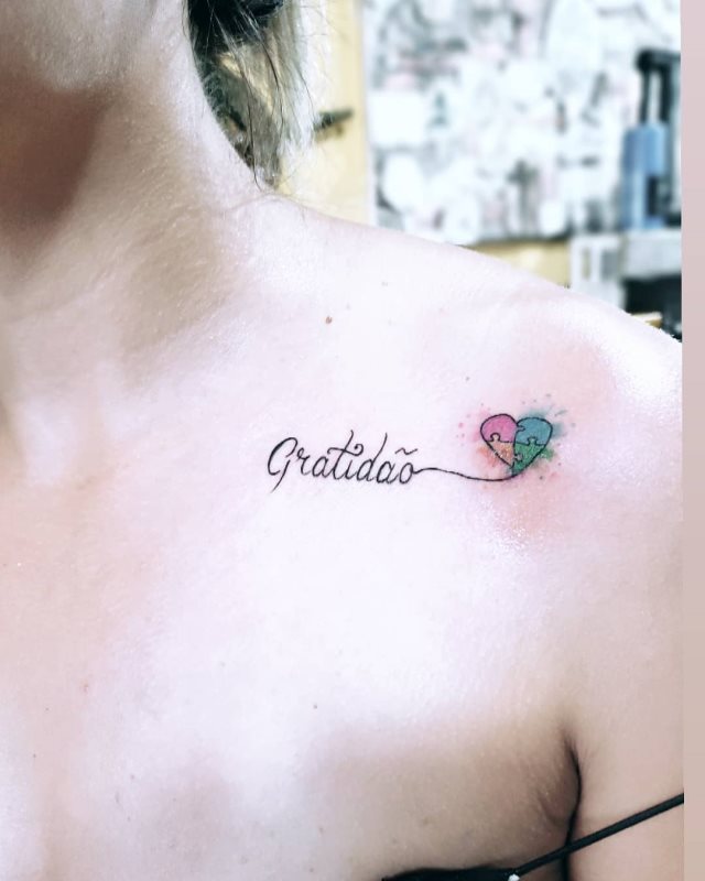 tattoo femenino corazon para el hombro 44