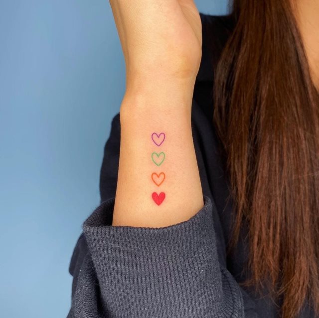 tattoo femenino corazon para la muneca 44