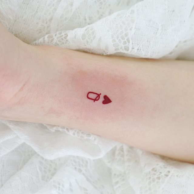 tattoo femenino corazon para la muneca 63