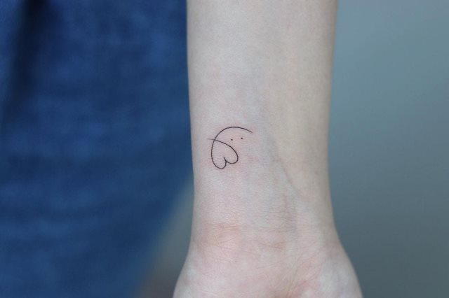 tattoo femenino corazon para la muneca 72