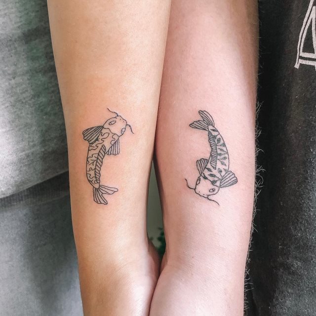 tattoo femenino de carpa 03